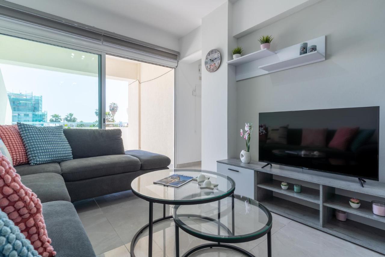Andrea 3-Bedroom Apt In Mackenzie Larnaca Esterno foto