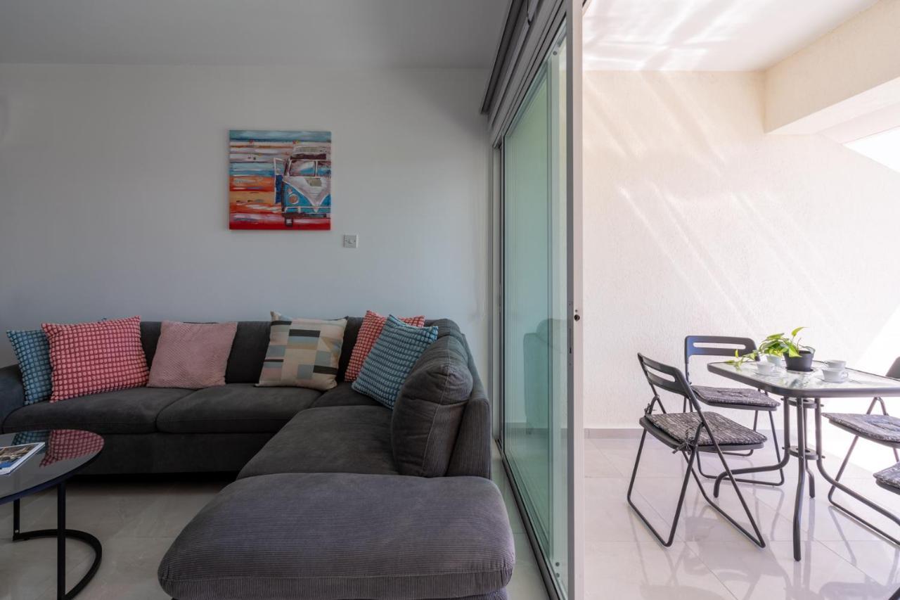 Andrea 3-Bedroom Apt In Mackenzie Larnaca Esterno foto