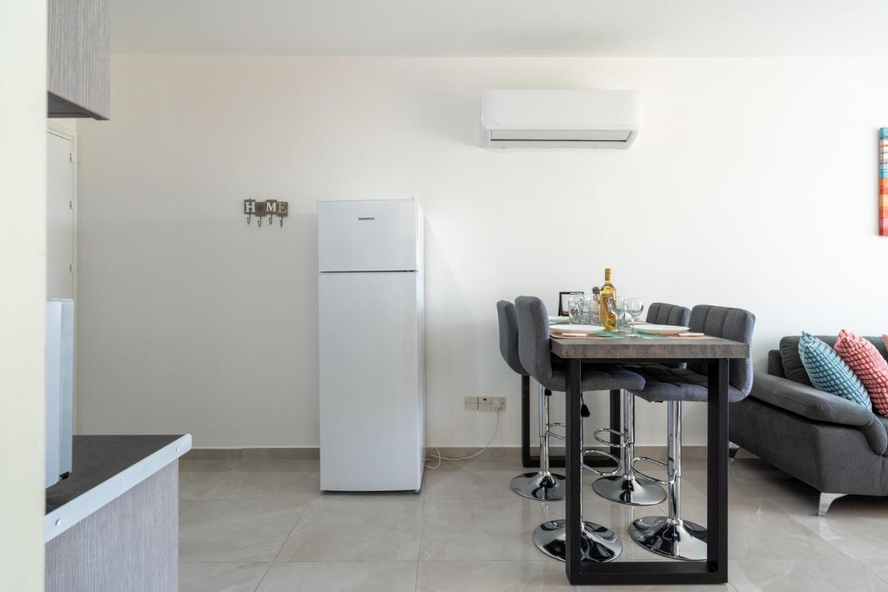 Andrea 3-Bedroom Apt In Mackenzie Larnaca Esterno foto
